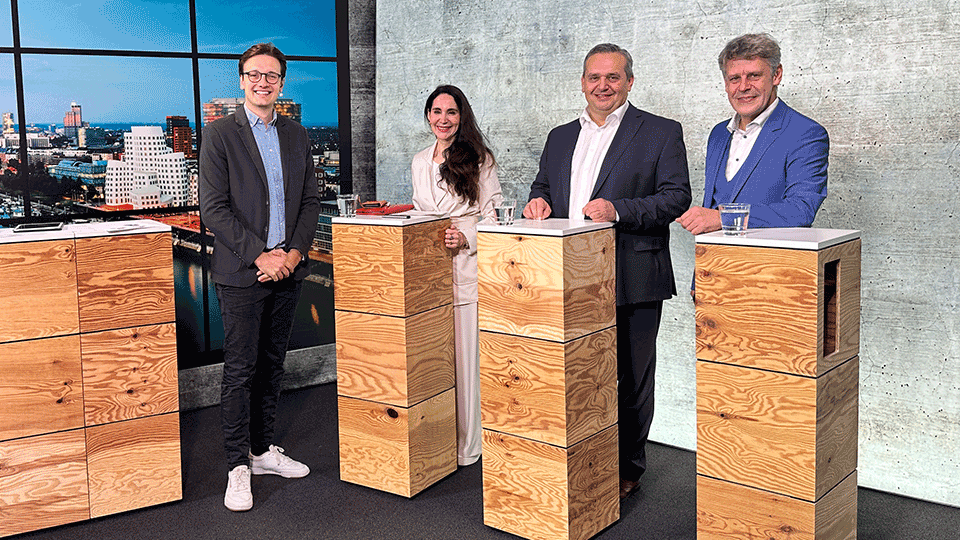 Moritz Schönleber, Dr. Anabel Ternès, Erhard Eder und Andreas Dangl im Studio